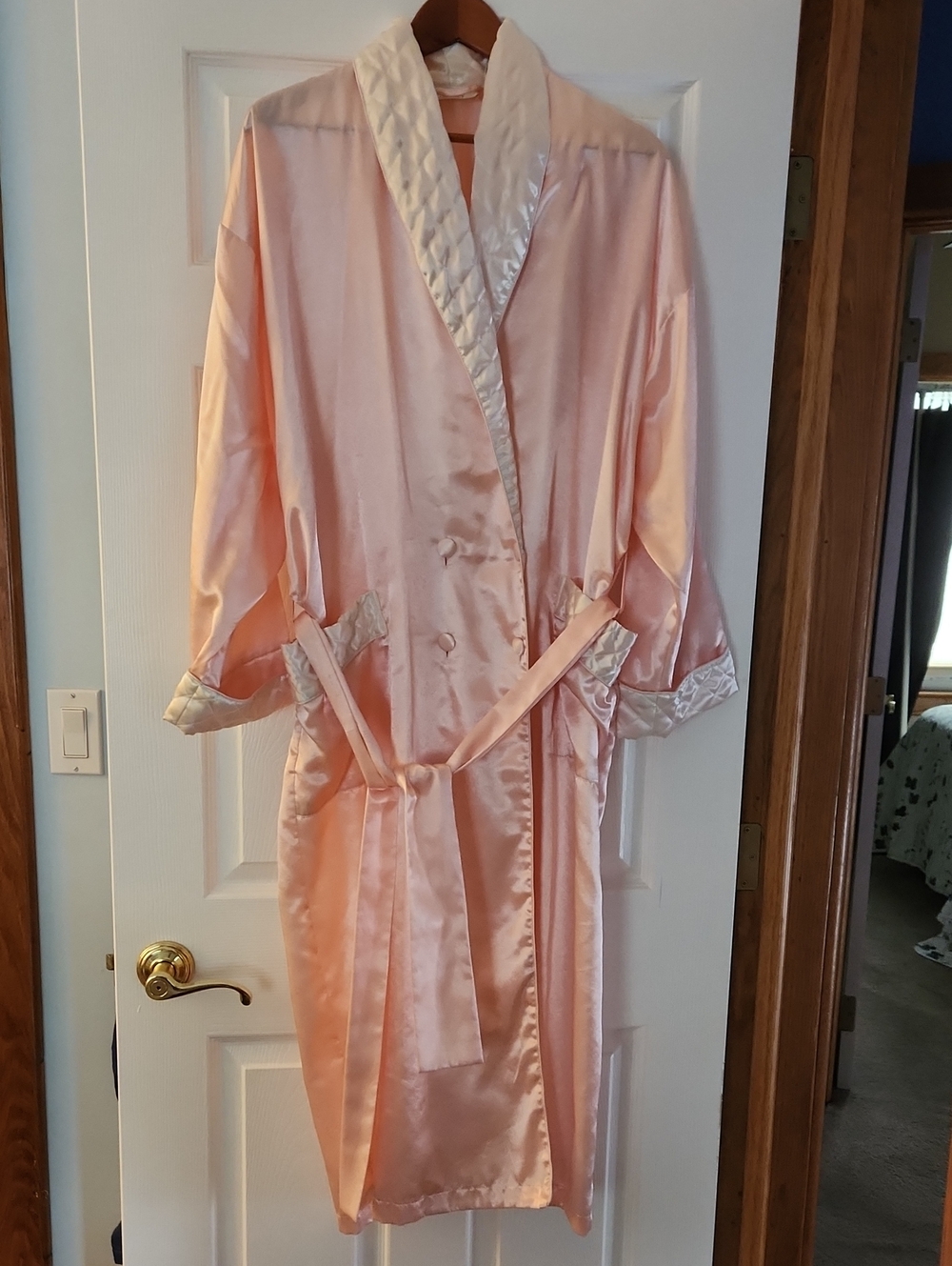 Victoria's Secret Pink Satin Robe with Cream Quilted Trim M/L